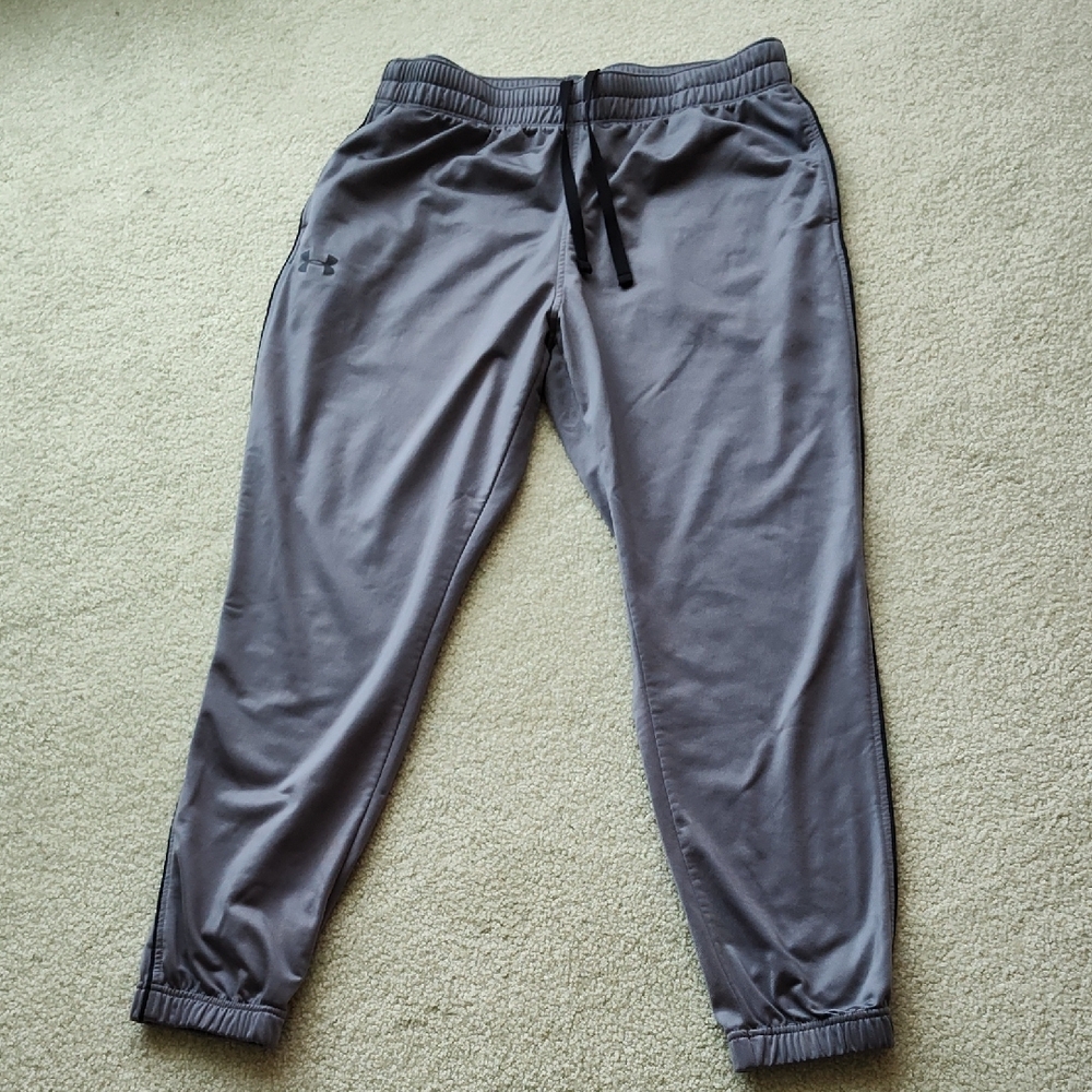 Under Armour Gray Sweatpants Elastic Waistband Tapered Fit